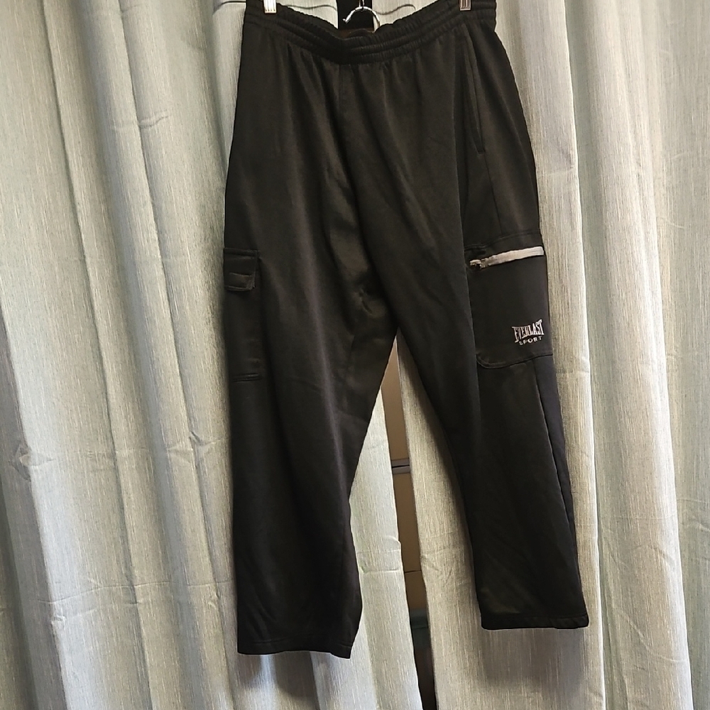 Everlast Black Cargo Pants with Versatile Design